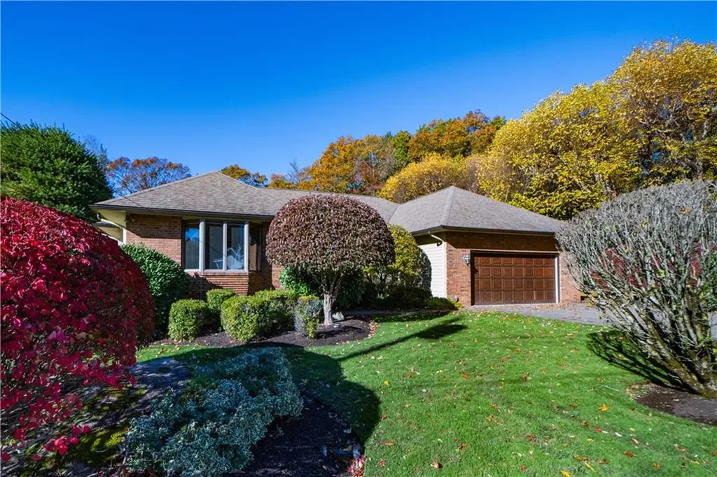 40 Phenix Ridge Drive Cranston RI 02921