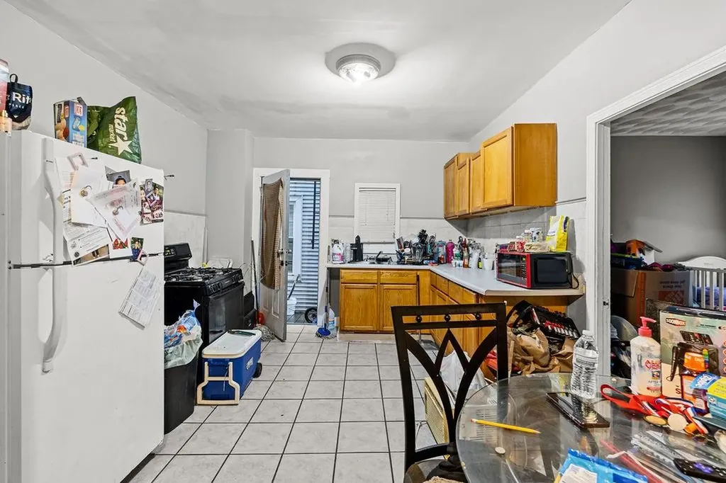 517 511 High Street Central Falls RI 02863