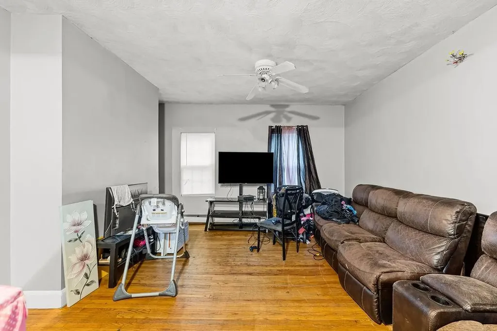 517 511 High Street Central Falls RI 02863