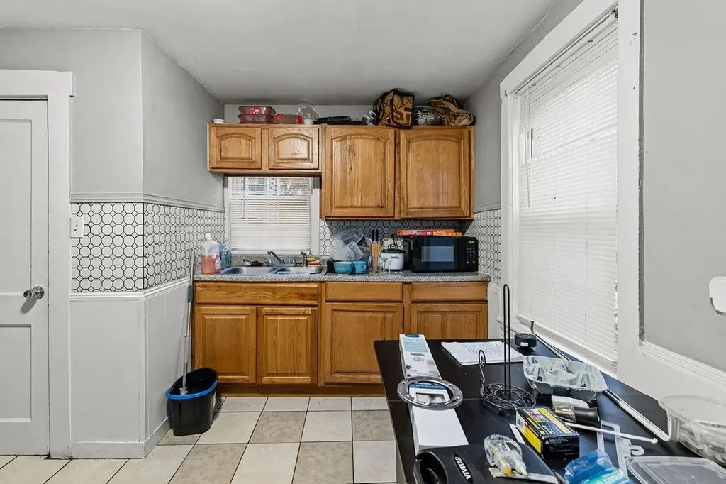 517 511 High Street Central Falls RI 02863