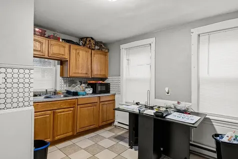 517 511 High Street Central Falls RI 02863