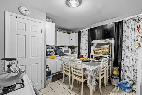 517 511 High Street Central Falls RI 02863