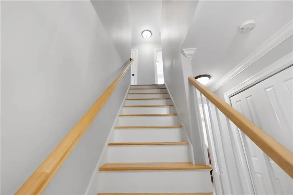 15 Victoria Lane Scituate RI 02831