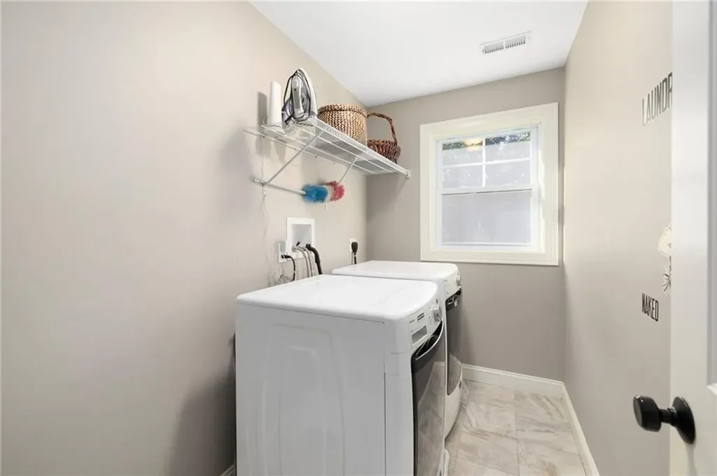 15 Victoria Lane Scituate RI 02831