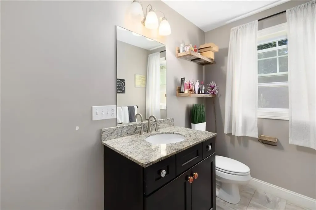 15 Victoria Lane Scituate RI 02831