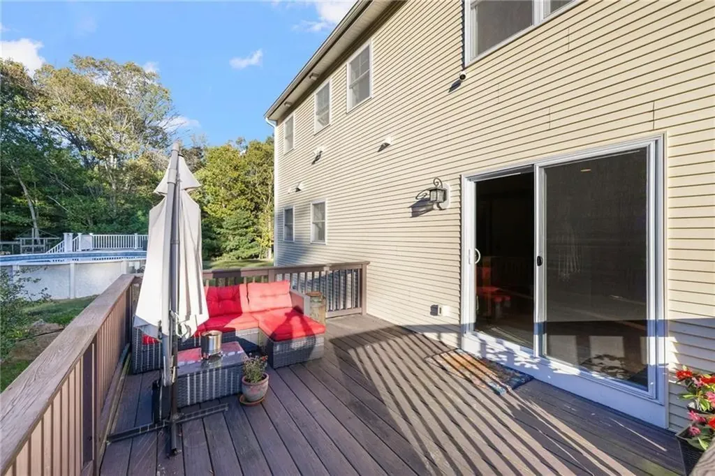 15 Victoria Lane Scituate RI 02831