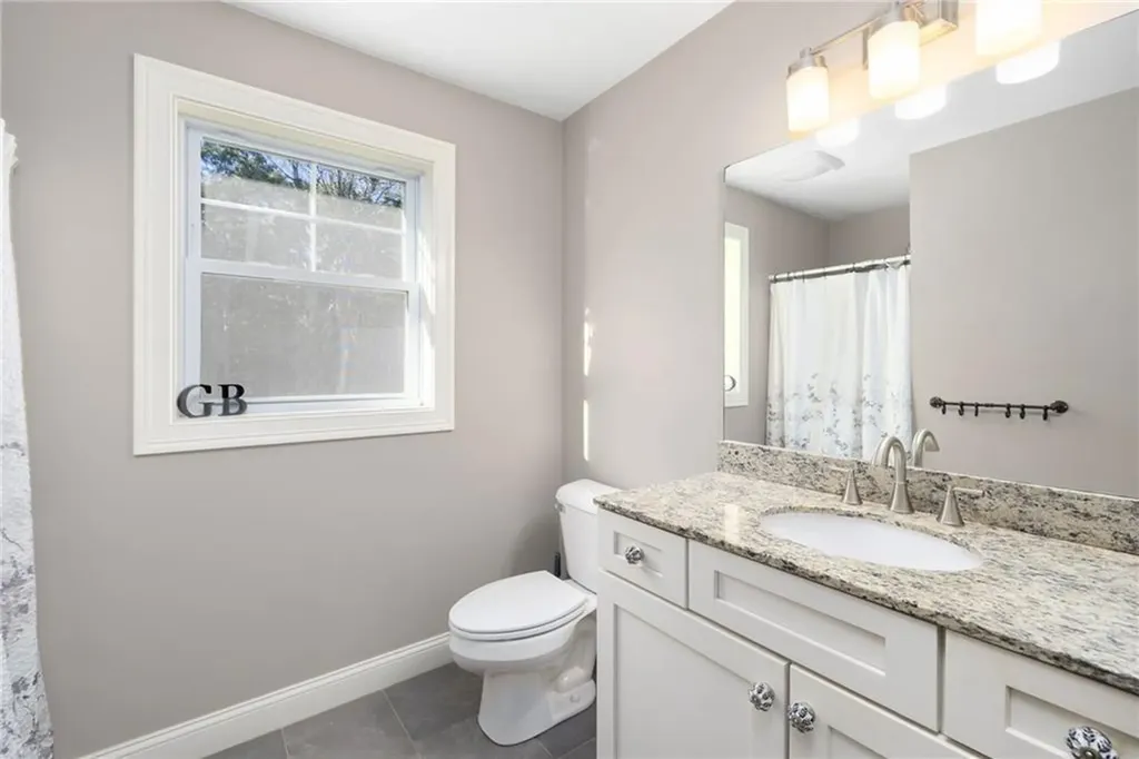 15 Victoria Lane Scituate RI 02831