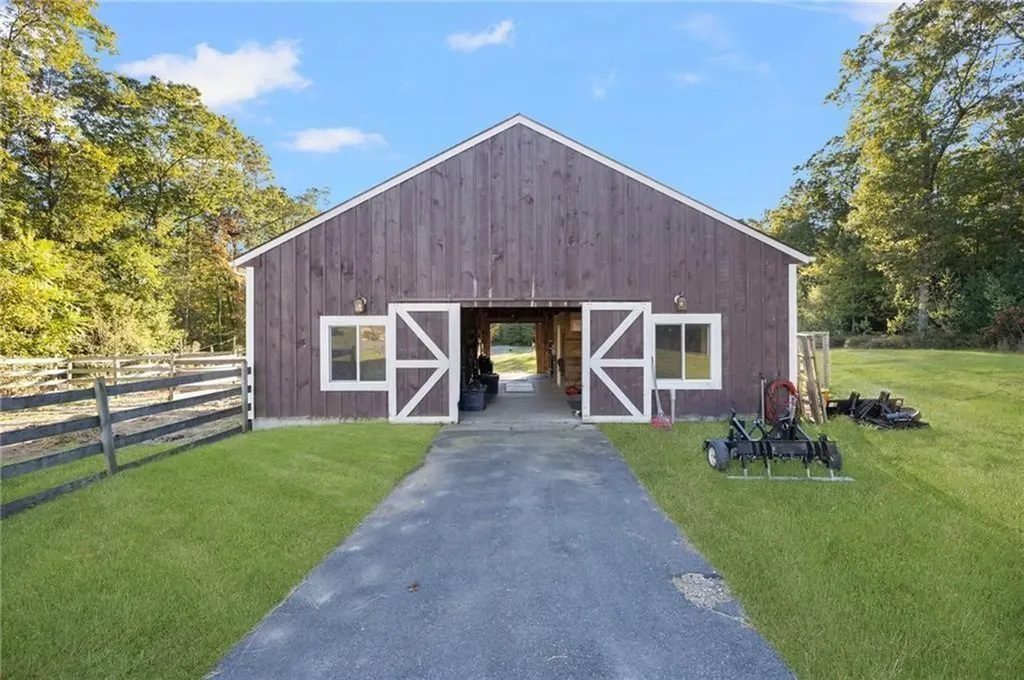 15 Victoria Lane Scituate RI 02831