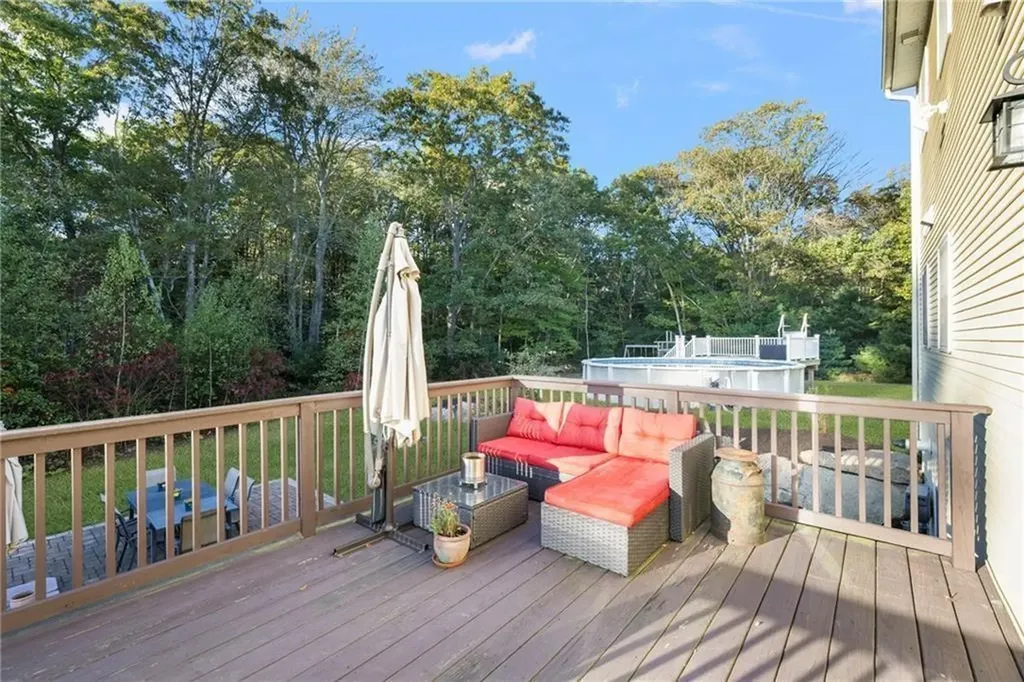 15 Victoria Lane Scituate RI 02831