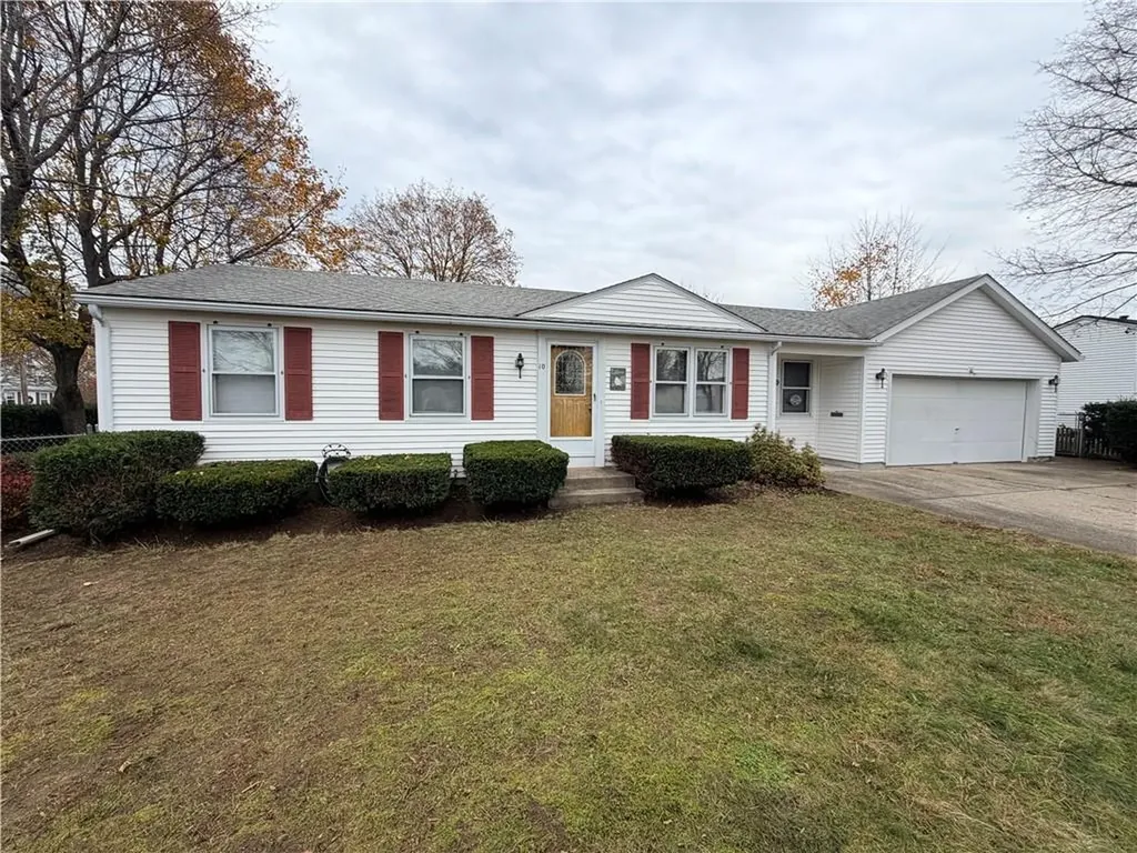 10 Stoneham Drive Woonsocket RI 02895