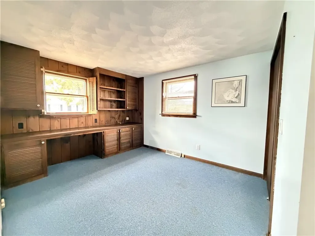 10 Stoneham Drive Woonsocket RI 02895