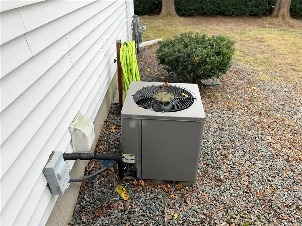 10 Stoneham Drive Woonsocket RI 02895