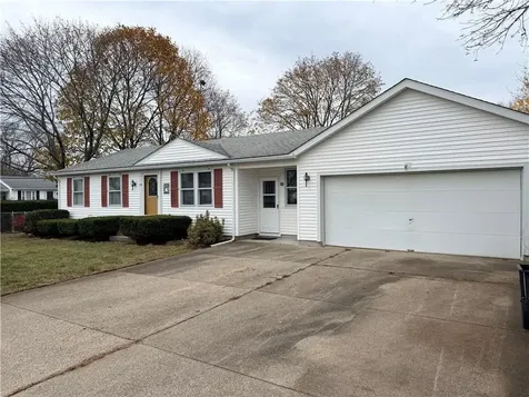 10 Stoneham Drive Woonsocket RI 02895