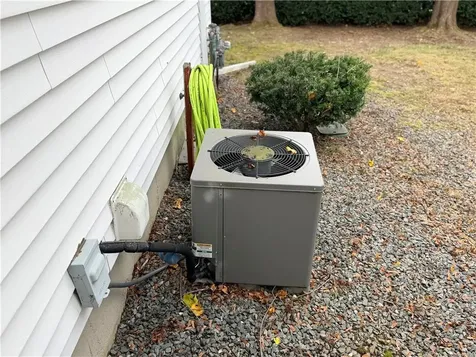 10 Stoneham Drive Woonsocket RI 02895