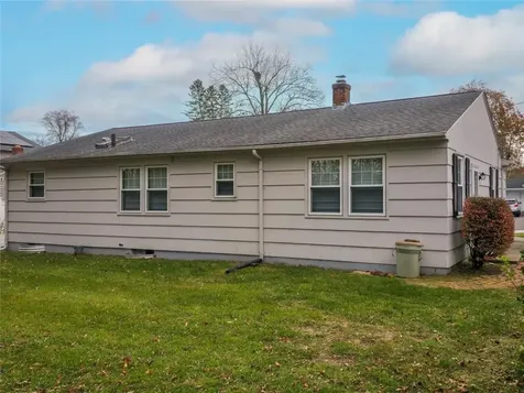 110 Crest Drive Pawtucket RI 02861