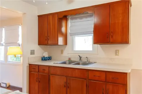 110 Crest Drive Pawtucket RI 02861