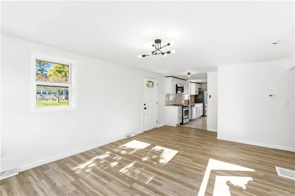 123 Payton Avenue Warwick RI 02889