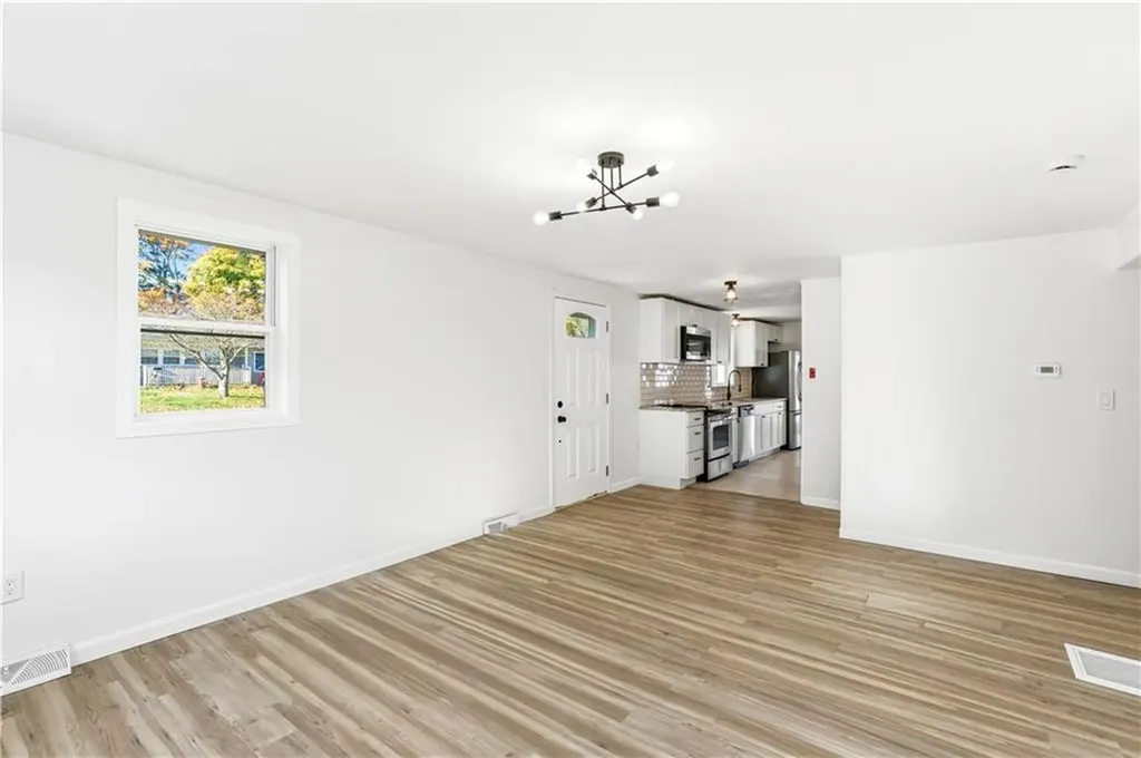 123 Payton Avenue Warwick RI 02889