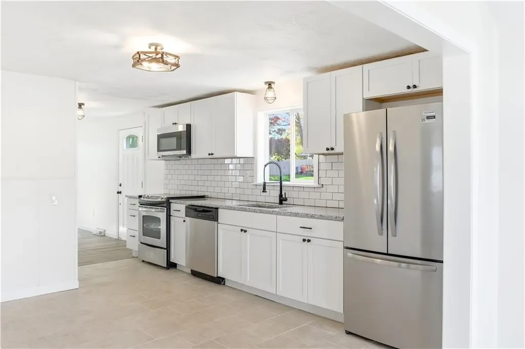 123 Payton Avenue Warwick RI 02889