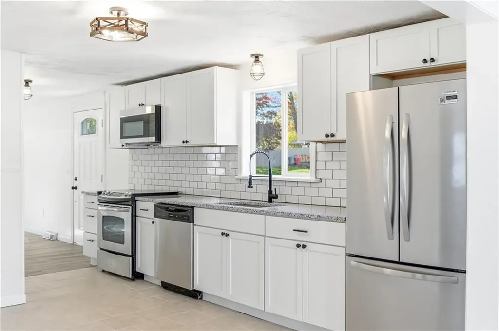 123 Payton Avenue Warwick RI 02889