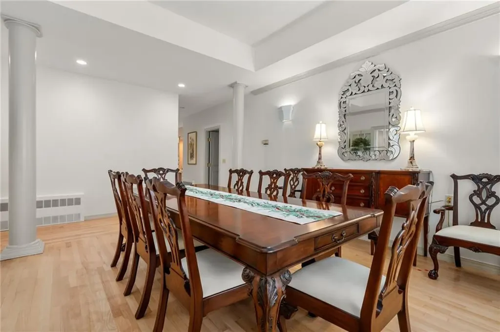 7 Oak Tree Lane Cranston RI 02920