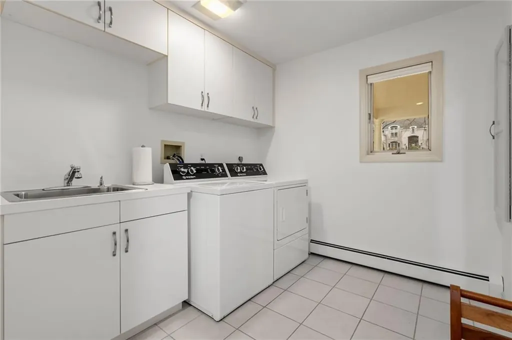 7 Oak Tree Lane Cranston RI 02920