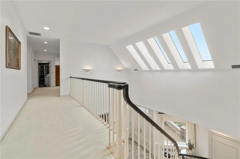 7 Oak Tree Lane Cranston RI 02920