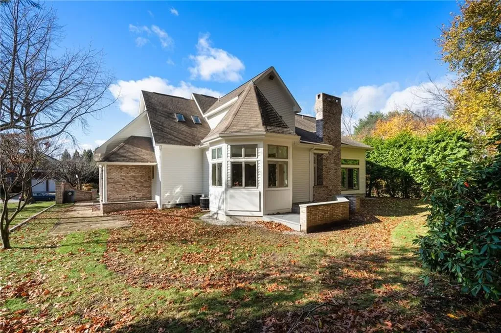 7 Oak Tree Lane Cranston RI 02920