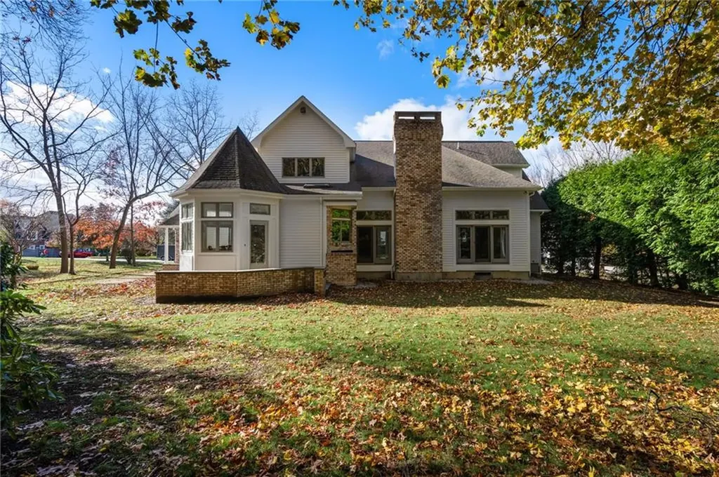 7 Oak Tree Lane Cranston RI 02920