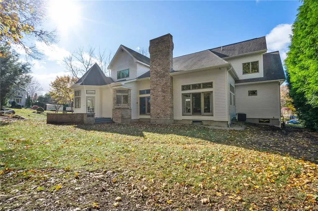 7 Oak Tree Lane Cranston RI 02920