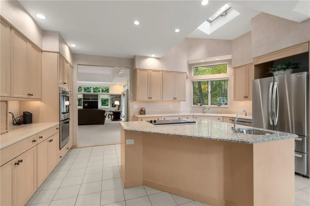 7 Oak Tree Lane Cranston RI 02920