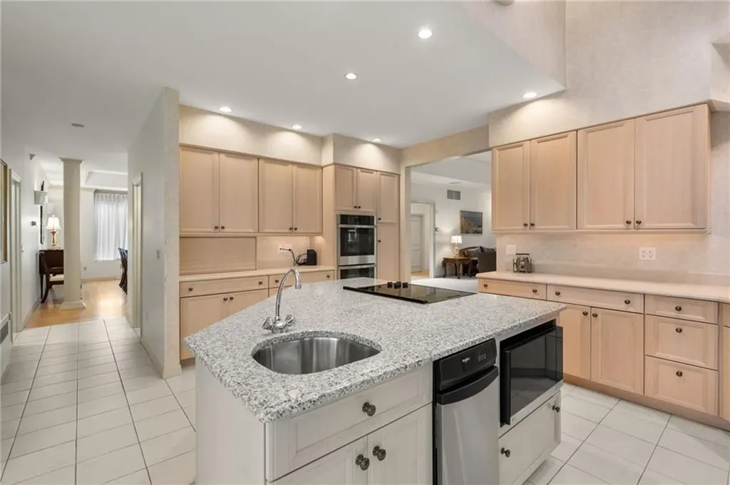 7 Oak Tree Lane Cranston RI 02920