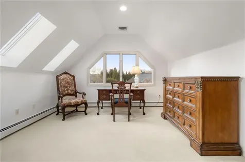 7 Oak Tree Lane Cranston RI 02920