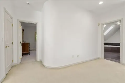 7 Oak Tree Lane Cranston RI 02920