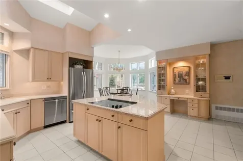 7 Oak Tree Lane Cranston RI 02920