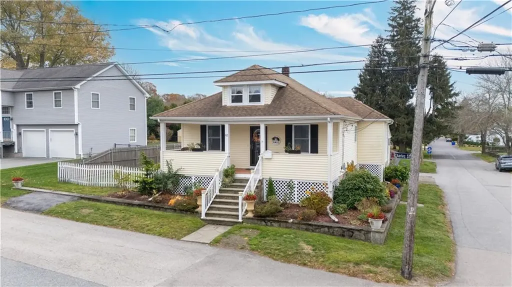 82 Charles Street Bristol RI 02809