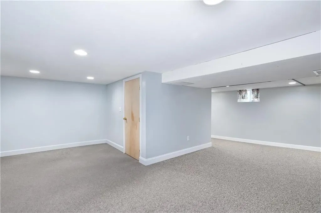 82 Charles Street Bristol RI 02809