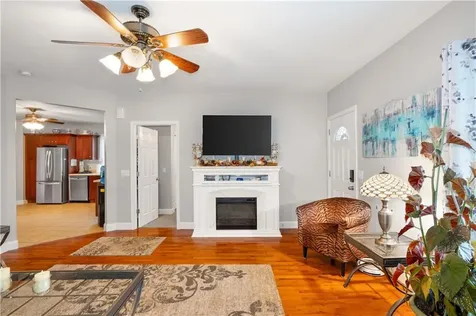 82 Charles Street Bristol RI 02809