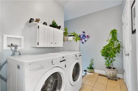 82 Charles Street Bristol RI 02809