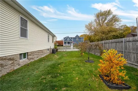 82 Charles Street Bristol RI 02809