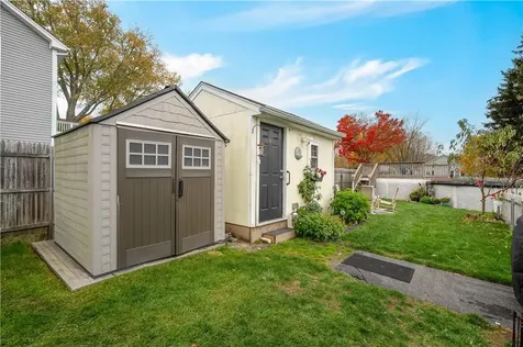 82 Charles Street Bristol RI 02809