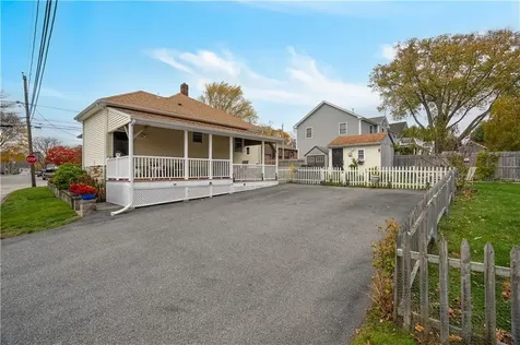 82 Charles Street Bristol RI 02809