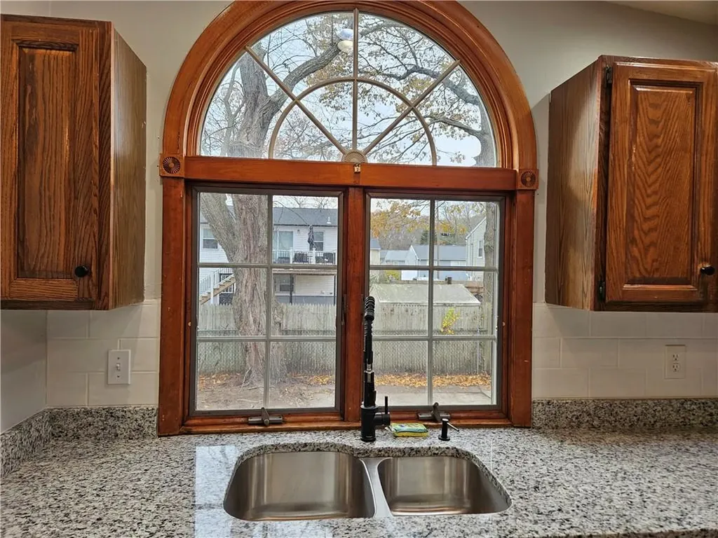 39 Damon Avenue Warwick RI 02889