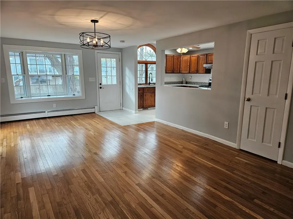 39 Damon Avenue Warwick RI 02889