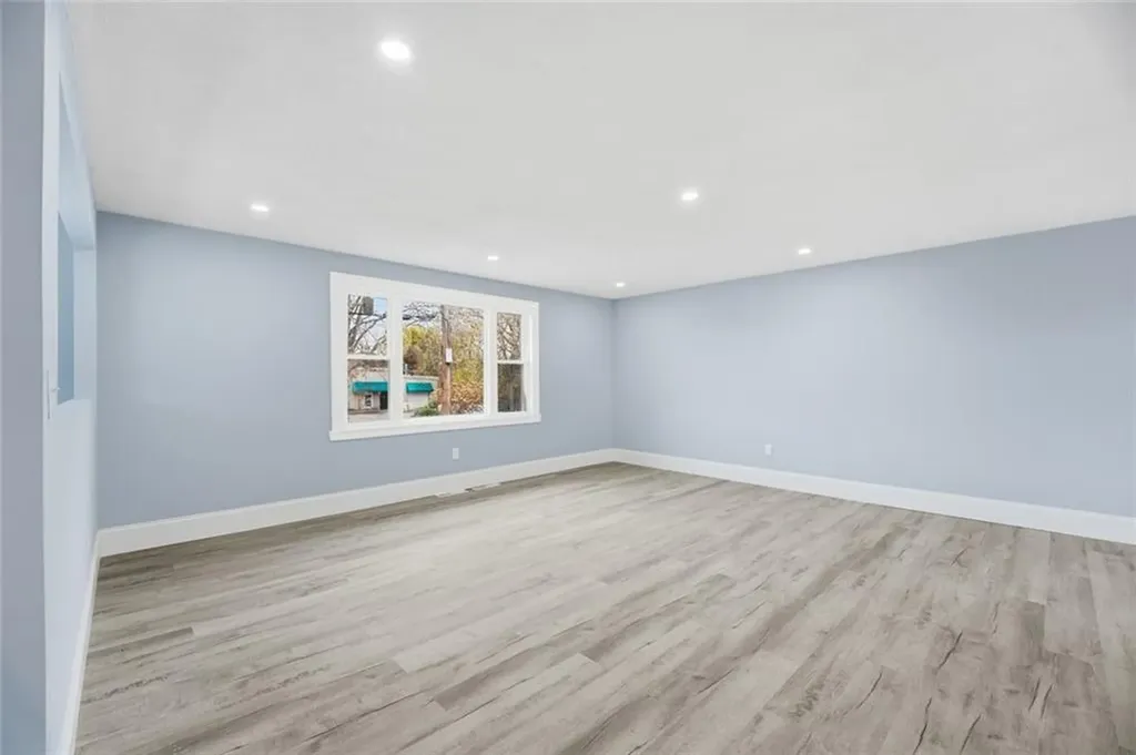 85 Alton Street Cranston RI 02910