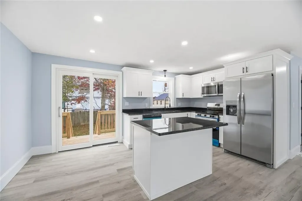 85 Alton Street Cranston RI 02910