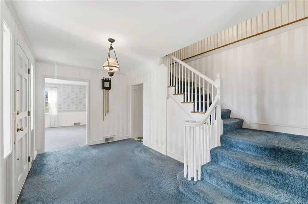 189 Summit Drive Cranston RI 02920