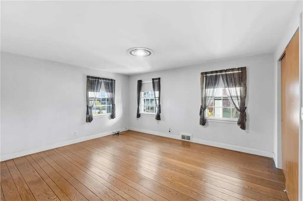 189 Summit Drive Cranston RI 02920