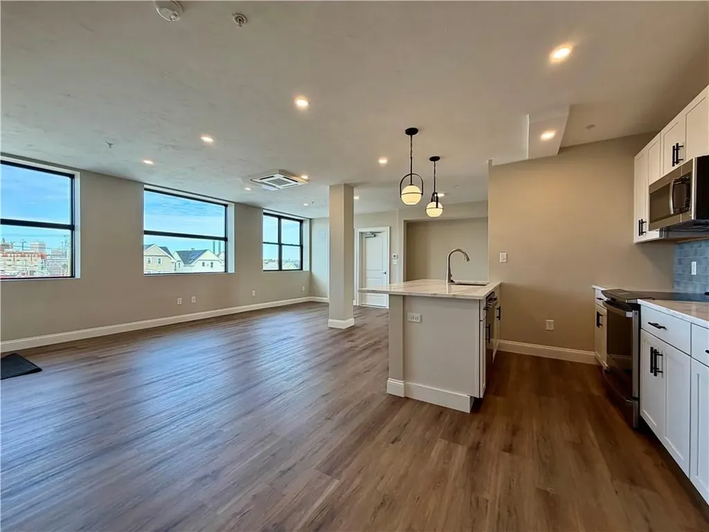 754 Eddy Street Providence RI 02903