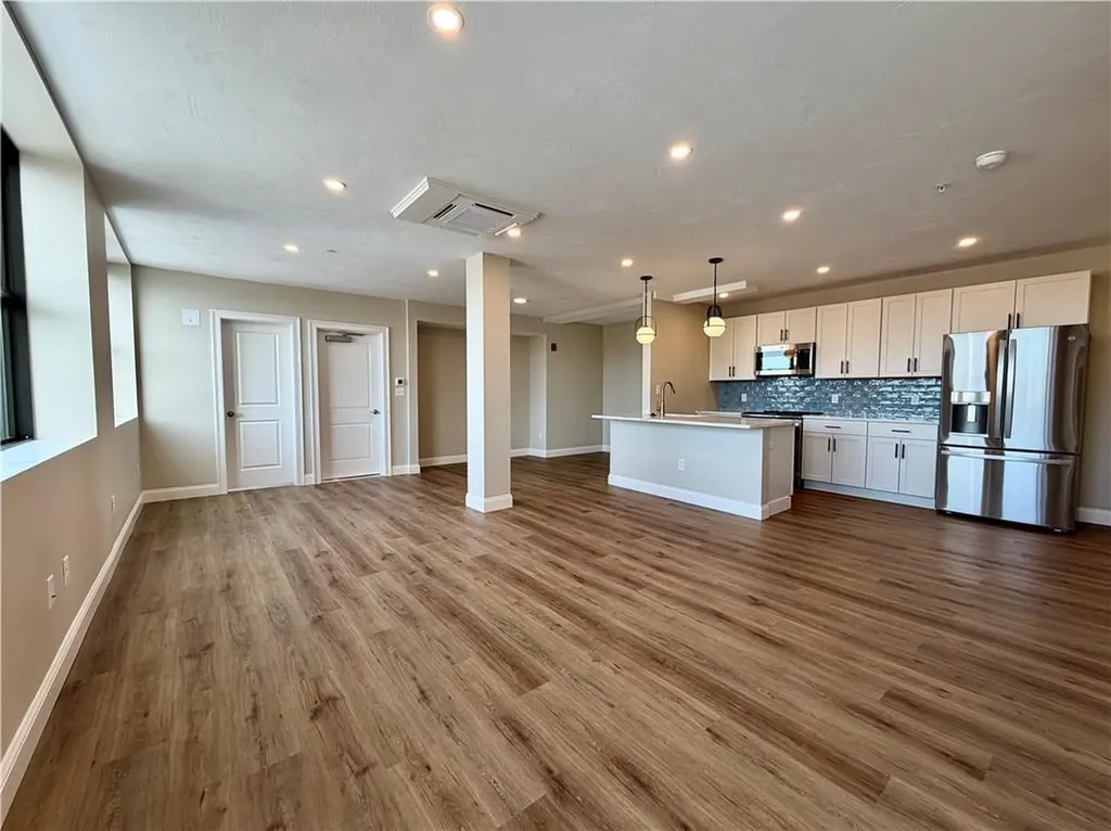 754 Eddy Street Providence RI 02903